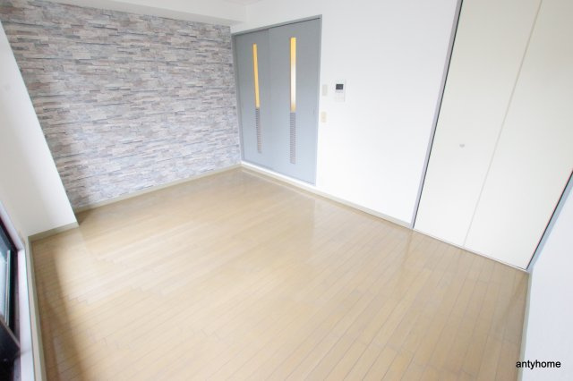 カランドリエ　仲介手数料無料の居間・リビング