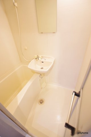 カランドリエ　仲介手数料無料の浴室