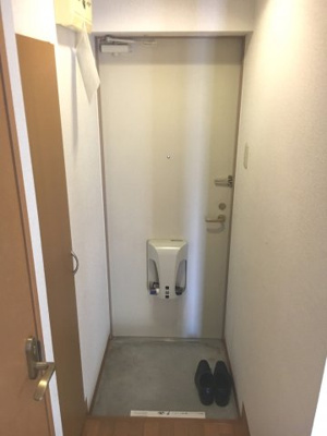 【玄関】 | キャロットハウス | ２０１号室の写真です。