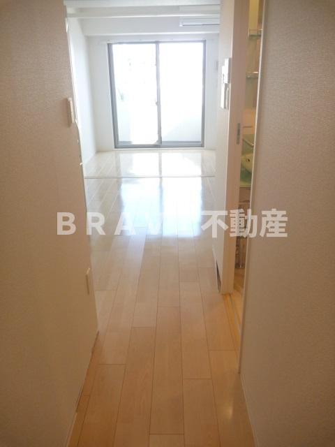 セレニテ上町台　BRAVI不動産の玄関|【セレニテ上町台】収納もある玄関です