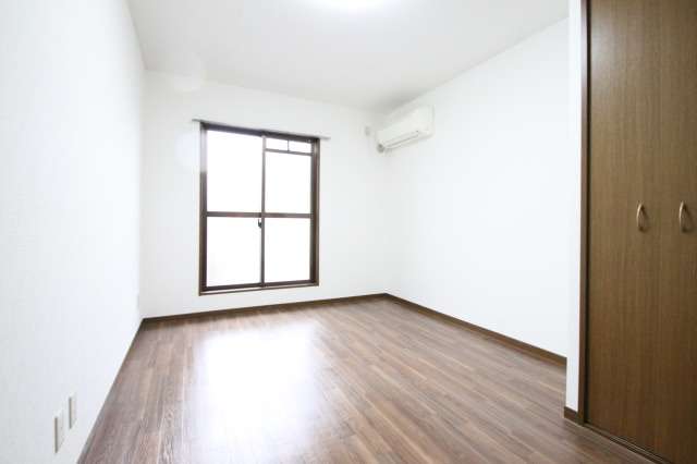 カサベルデ弥生　(近大　一人暮らし)の洋室