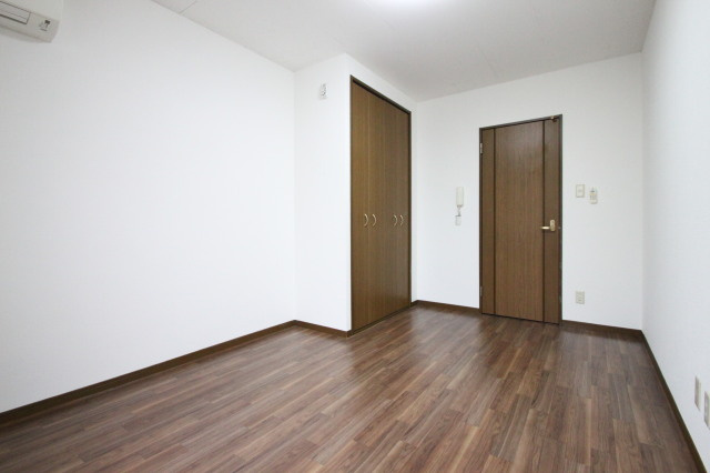 カサベルデ弥生　(近大　一人暮らし)の洋室