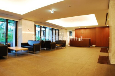 【ロビー】 | ＫＤＸレジデンス本町橋 | ゆとりのあるロビーです