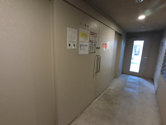 【エントランス】