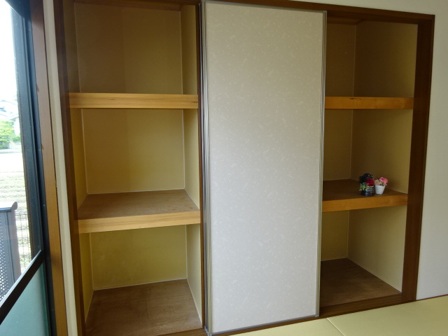 ノーブルパレス大山Ａの収納