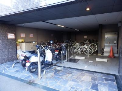 S-FORT二条城前（旧グランエターナ二条城前）の駐車場