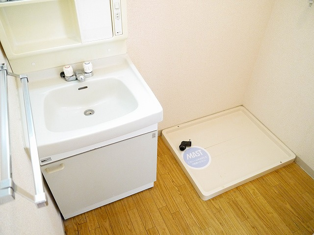 サニーコート観世Aの洗面所|忙しい朝には欠かせない洗面所です