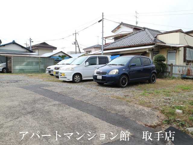 横田アパートの駐車場