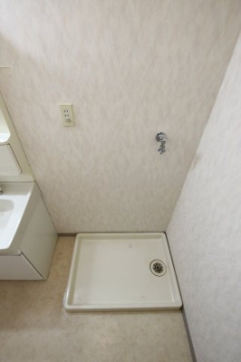 【設備】 | ロイヤルガーデン長野 | 室内洗濯機置き場