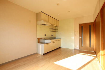 【居間・リビング】 | ロイヤルガーデン長野