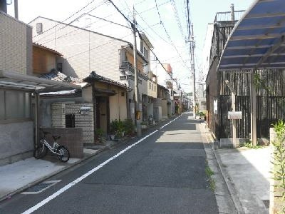 フォルグレンツェンの周辺|前面道路