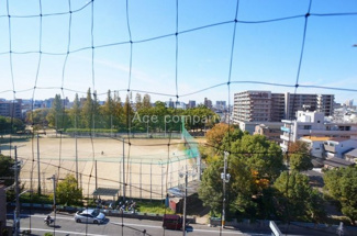 【展望】 | 「平野公園」が望め、眺望良好です。また三方角住戸のため、採光・通風も良好です。