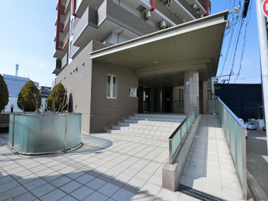 【エントランス】