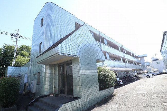 シャトー美堀台の玄関