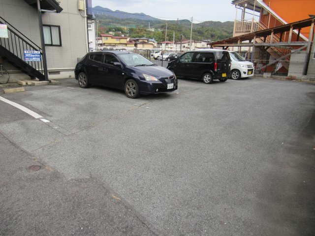 プライム・Nの駐車場