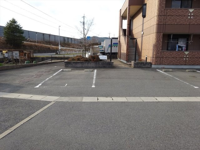 プリーマ・ヴィラⅠ番館の駐車場
