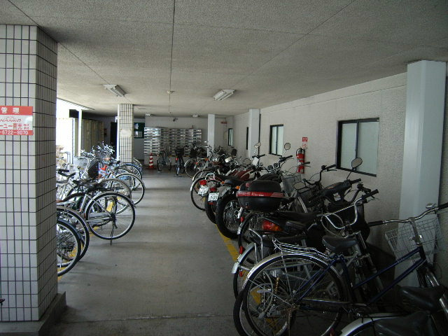 宝持ホワイトハイツ( 近畿大学 一人暮らし )のエントランス