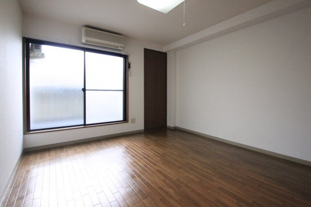 宝持ホワイトハイツ( 近畿大学 一人暮らし )の洋室