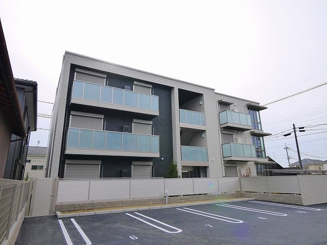 シャーメゾン京終の外観