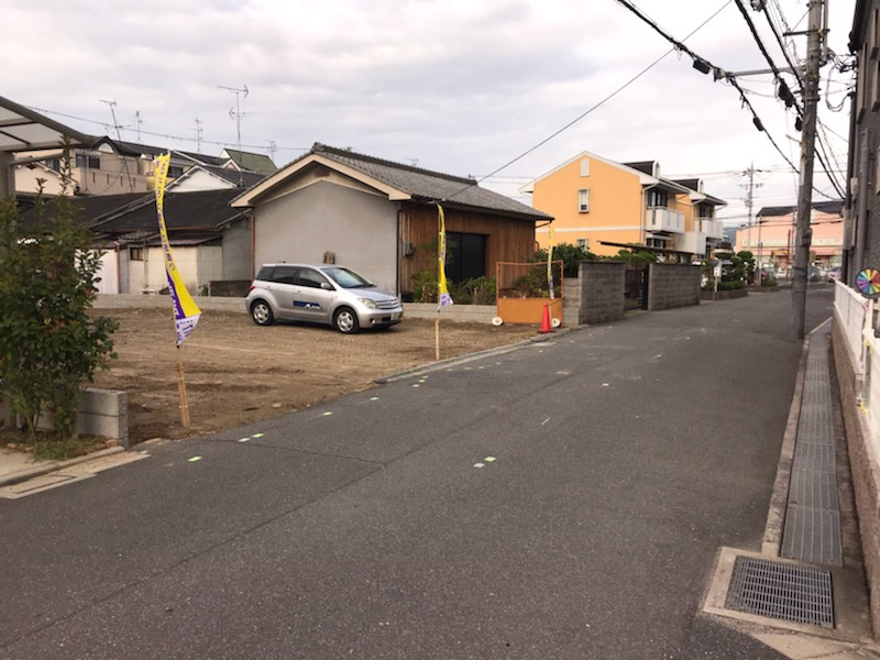 グラッド・タウン江端町の前面道路含む現地写真