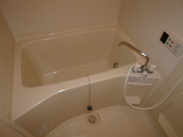 ＥＣＯ－レジデンス「モア」Ｃの浴室|追い焚きバス