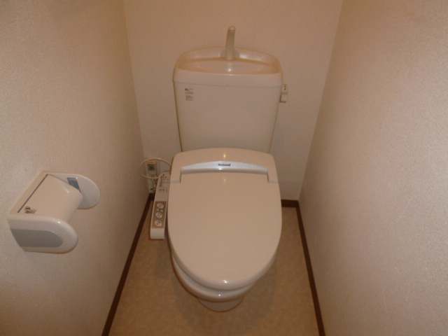 ＥＣＯ－レジデンス「モア」Ｃのトイレ|シャワー付きトイレ