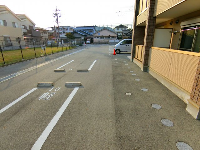 フェリスウラタの駐車場