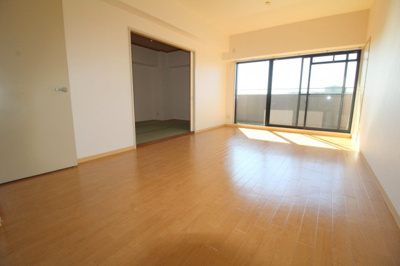 【居間・リビング】 | サンヴェール | 別室の写真使用