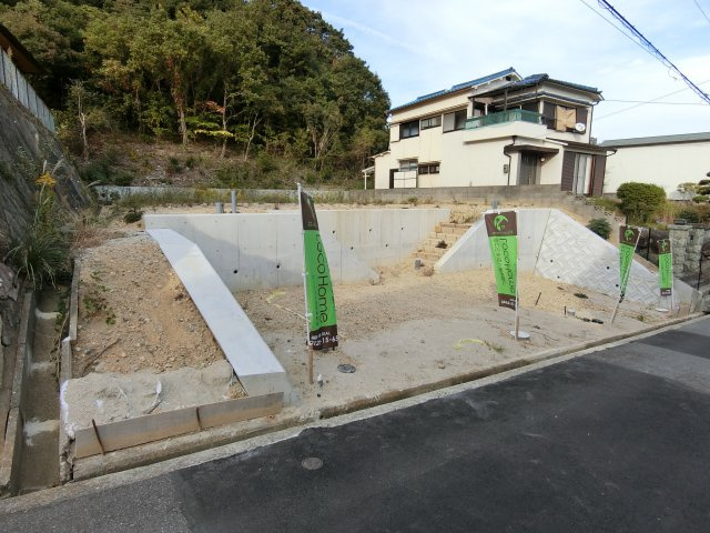 神戸市垂水区多聞台3丁目-1号地　土地の前面道路含む現地写真