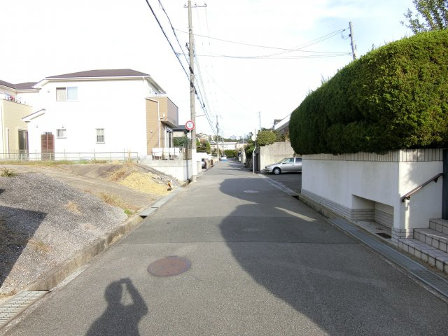 神戸市垂水区学が丘4丁目　2号地の前面道路含む現地写真
