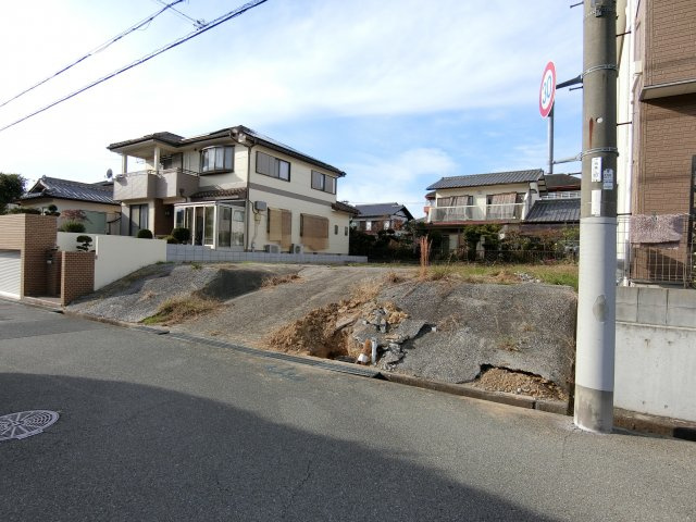 神戸市垂水区学が丘4丁目　1号地の前面道路含む現地写真|これから工事が始まります