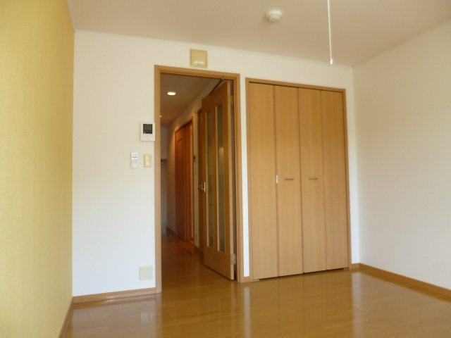 ポミエの洋室