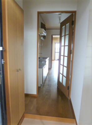 【玄関】 | サンセットヒルズ | 明るい玄関です