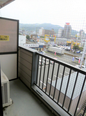 【バルコニー】 | サンセットヒルズ | 落ち着いた時間を過ごせるバルコニーです