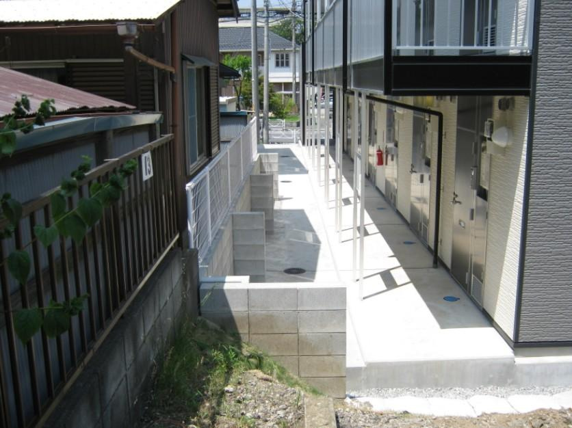 レオパレスリョーヒーナのエントランス