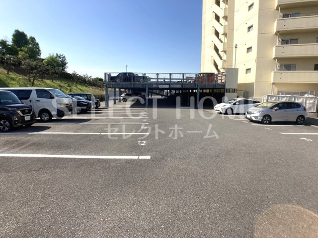 【駐車場】 | グランデュール | 駐車場があります