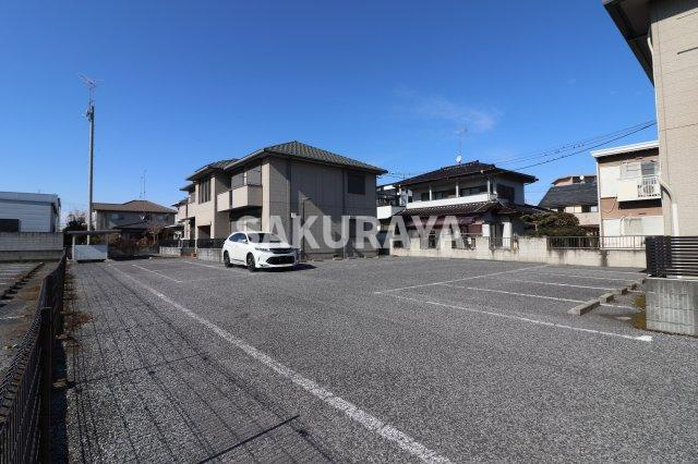 ウィンドフィルの駐車場