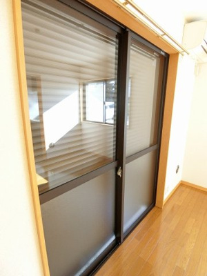 【セキュリティ】 | ドエルCHIDA | 防犯シャッター雨戸付きなので夜やお出かけ時も安心です！雨戸は冬場の寒さ対策にもなります◎