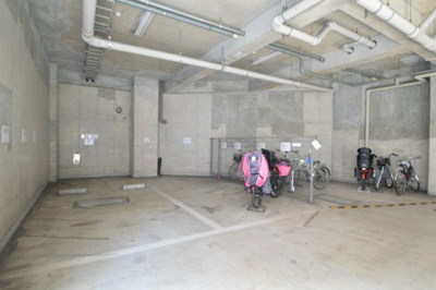 【その他共用部分】 | ゴールデングリタ豊中上野 | 自転車、バイク置場