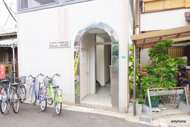ファミリーハイツ　仲介手数料無料のエントランス
