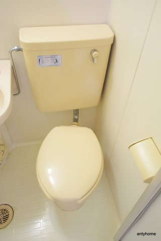 ファミリーハイツ　仲介手数料無料のトイレ