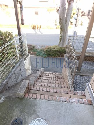 ハピネス松ヶ丘のエントランス