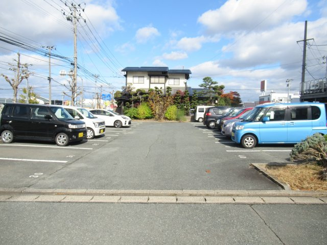 サンライズコーポⅡの駐車場