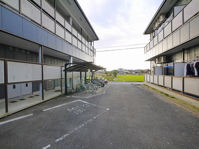 アーバンヒルⅡのその他共用部分|駐車場です
