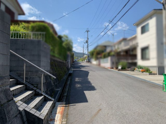 【前面道路含む現地写真】