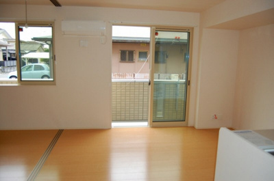 【居間・リビング】 | スリースカイ | ※別室同型タイプ