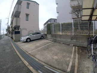 【駐車場】