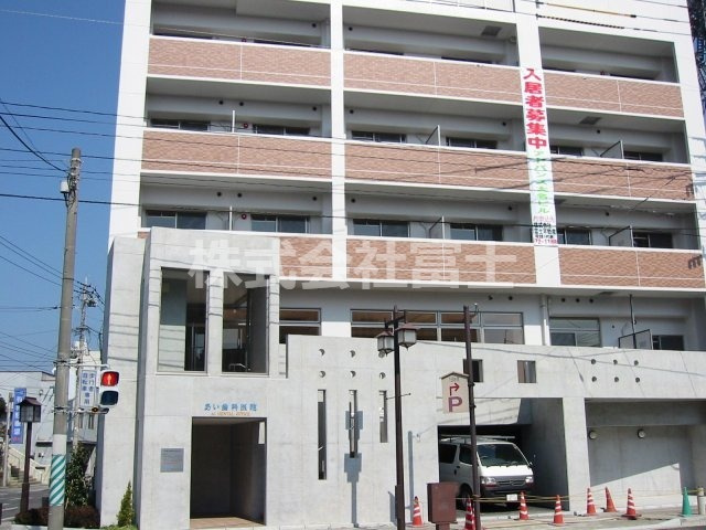 アドバンス大名ビルの外観