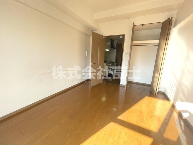 アドバンス大名ビルの洋室