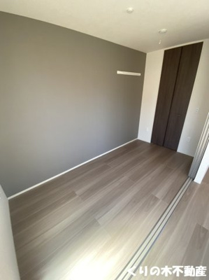 【寝室】 | グレイスコスモス B棟 | 反転タイプのお部屋の写真です（現況を優先致します）